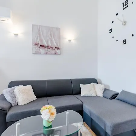 Ferienwohnung Fur 5 Personen Ca 65 Qm In Split, Dalmatien Mitteldalmatien