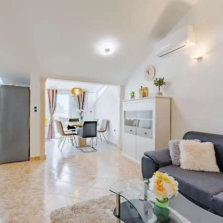 Ferienwohnung Fur 5 Personen Ca 65 Qm In Split, Dalmatien Mitteldalmatien Σπλιτ